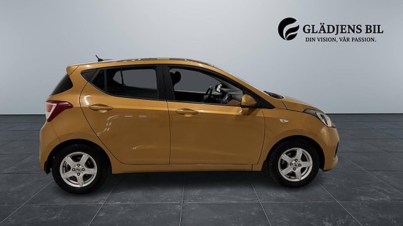 Hyundai i10 8 of 21