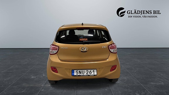 Hyundai i10 6 of 21