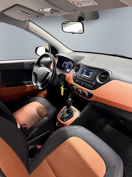 Hyundai i10 14 of 21