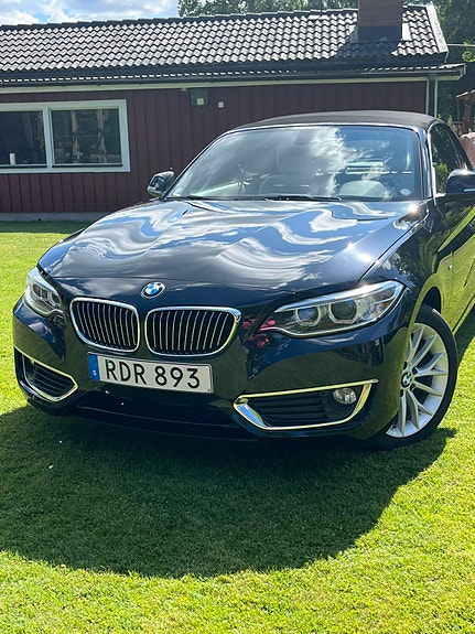 BMW 218i 2 of 5
