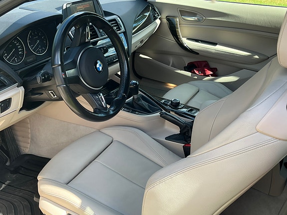 BMW 218i 3 of 5