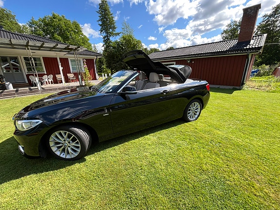 BMW 218i 4 of 5
