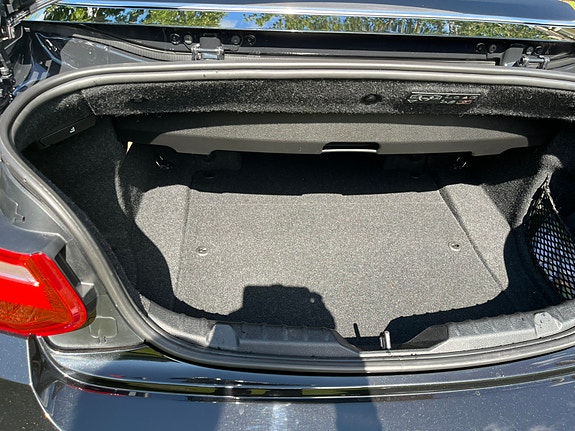 BMW 218i 7 of 12