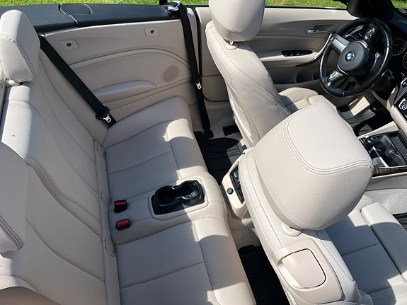 BMW 218i 6 of 12