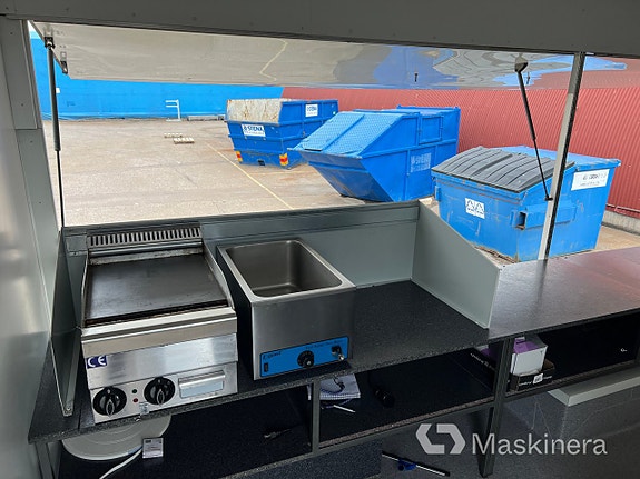 Foodtruck Volvo FL611 4X2 18 of 27