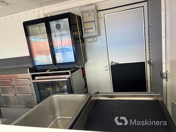 Foodtruck Volvo FL611 4X2 14 of 27