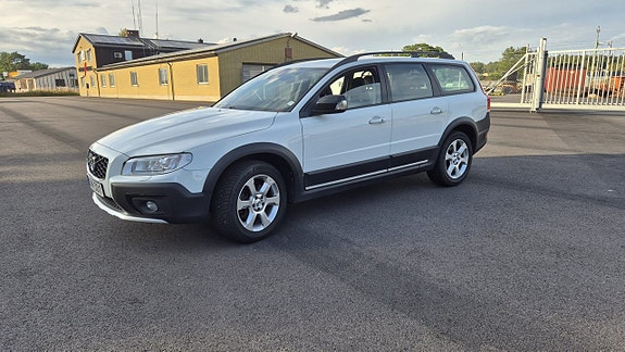 Volvo XC70 3 of 5
