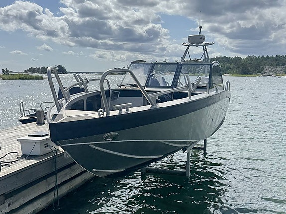 Viggo X8 (2016) Merc 350, bogpropeller, värmare, 2 års trygg 3 of 5