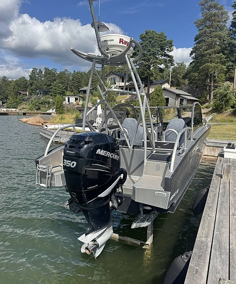 Viggo X8 (2016) Merc 350, bogpropeller, värmare, 2 års trygg 4 of 5