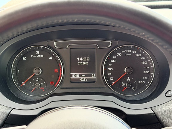 Audi Q3 18 of 24