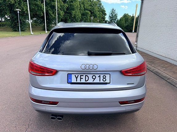 Audi Q3 4 of 5