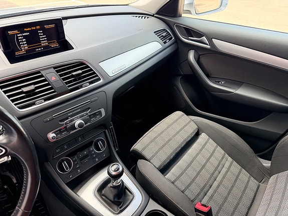 Audi Q3 12 of 24