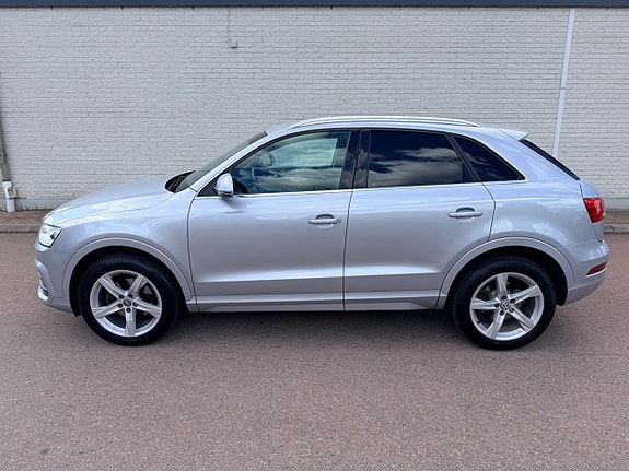 Audi Q3 2 of 5