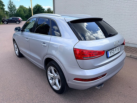 Audi Q3 3 of 5
