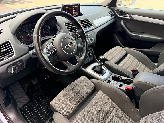 Audi Q3 10 of 24