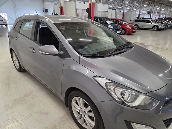 Hyundai i30 3 of 10