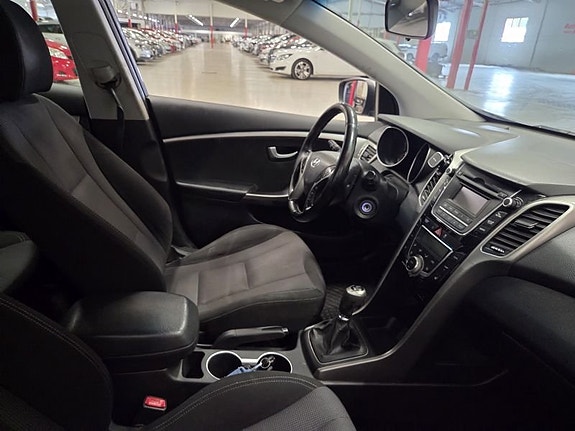 Hyundai i30 4 of 10