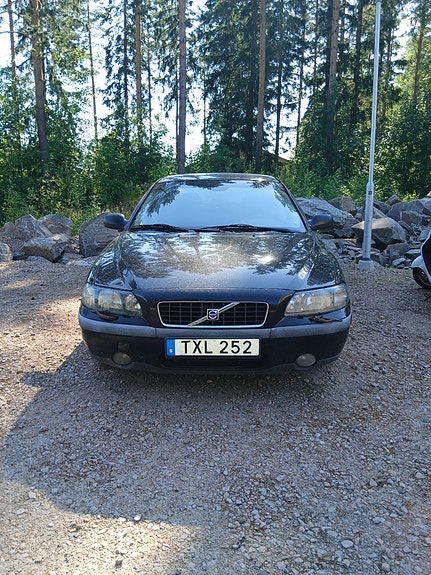 Volvo S60 2 of 4