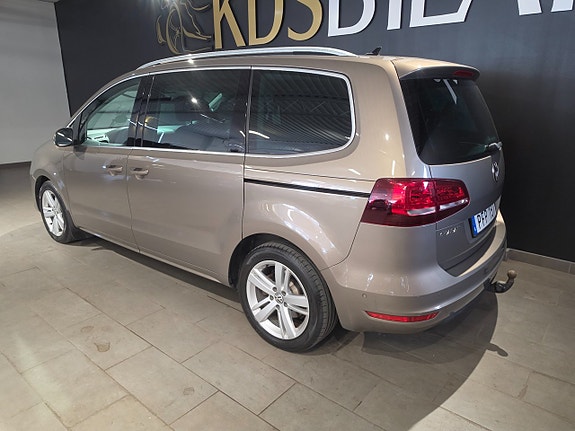 Volkswagen Sharan 3 of 5