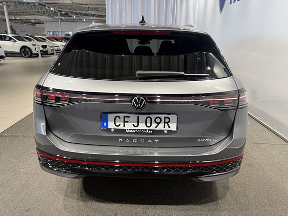 Volkswagen Passat 5 of 8