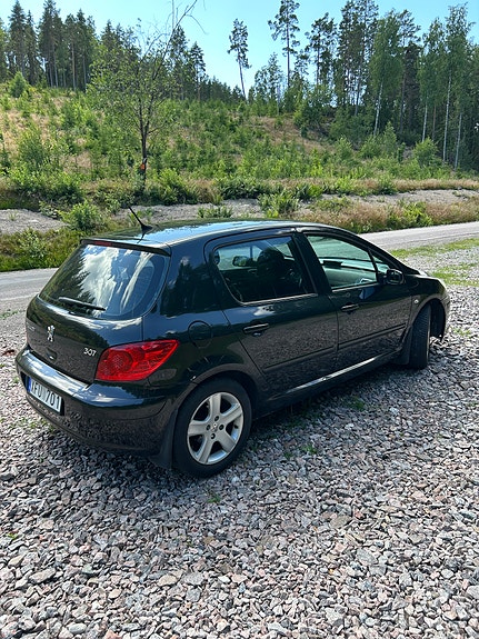 Peugeot 307 2 of 4