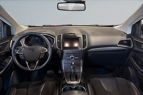 Ford Edge 13 of 17