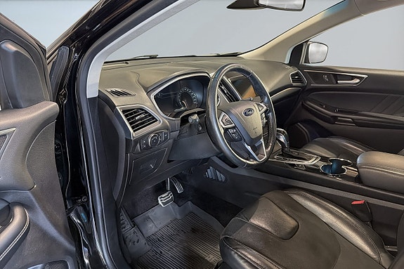 Ford Edge 10 of 17