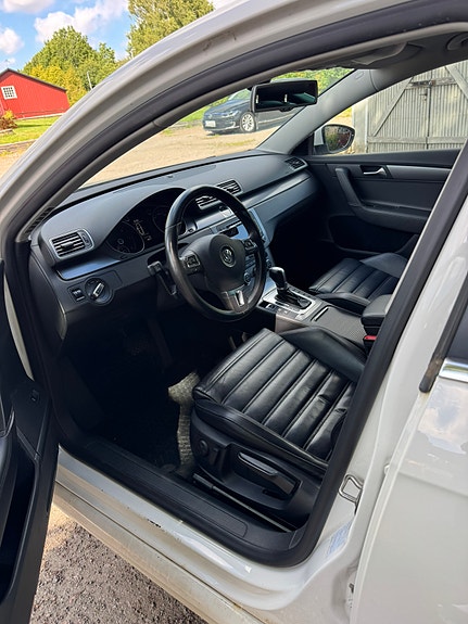 Volkswagen Passat 6 of 10