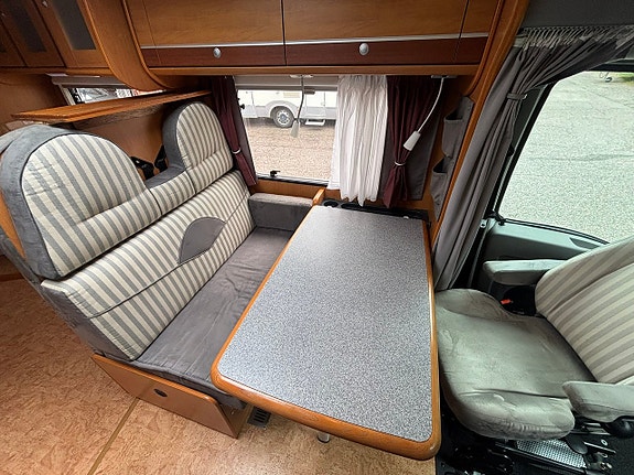 Dethleffs Esprit RT 6844 ALDE / 3500 Kg / Kamkedja 5 of 12