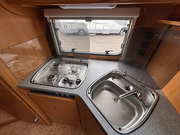 Dethleffs Esprit RT 6844 ALDE / 3500 Kg / Kamkedja 7 of 12
