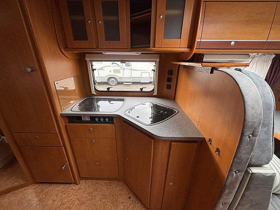 Dethleffs Esprit RT 6844 ALDE / 3500 Kg / Kamkedja 6 of 12