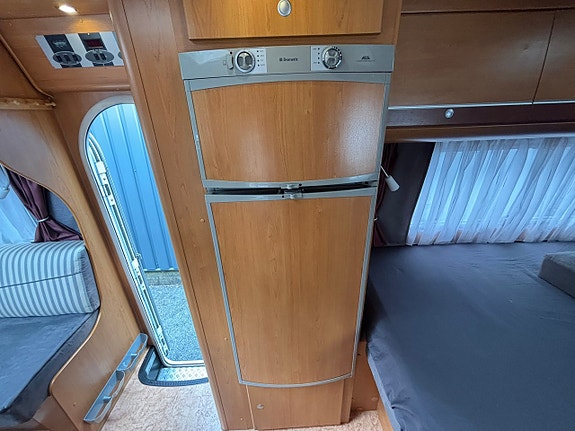 Dethleffs Esprit RT 6844 ALDE / 3500 Kg / Kamkedja 8 of 12