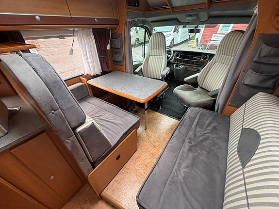 Dethleffs Esprit RT 6844 ALDE / 3500 Kg / Kamkedja 4 of 12