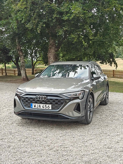 Audi Q8 e-tron 2 of 5