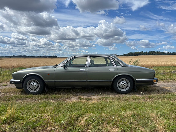 Jaguar Sovereign 11 of 30