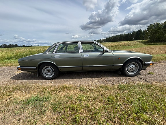 Jaguar Sovereign 7 of 30