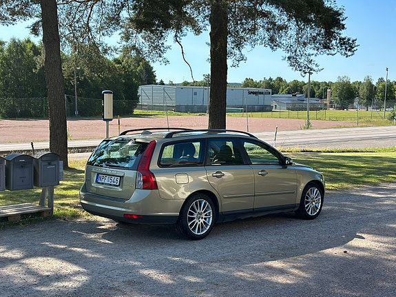 Volvo V50 4 of 5