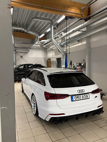Audi A6 4 of 5