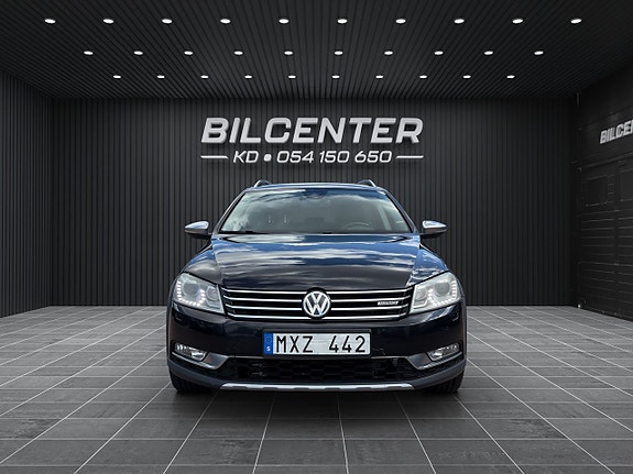 Volkswagen Passat Alltrack 2 of 5