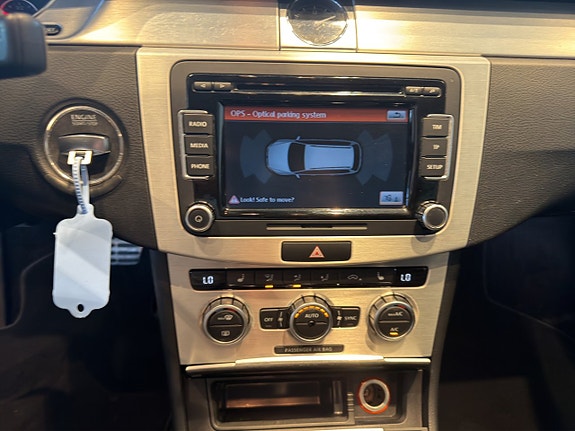 Volkswagen Passat Alltrack 17 of 18