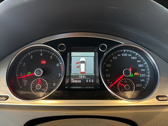 Volkswagen Passat Alltrack 16 of 18