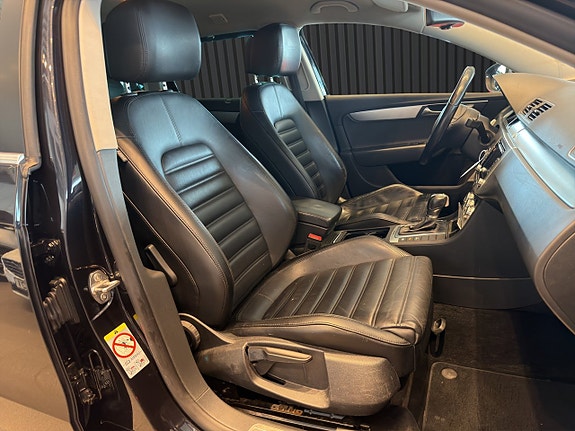Volkswagen Passat Alltrack 12 of 18