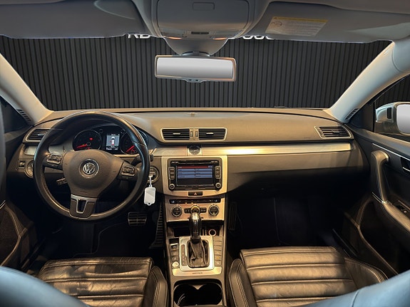 Volkswagen Passat Alltrack 11 of 18
