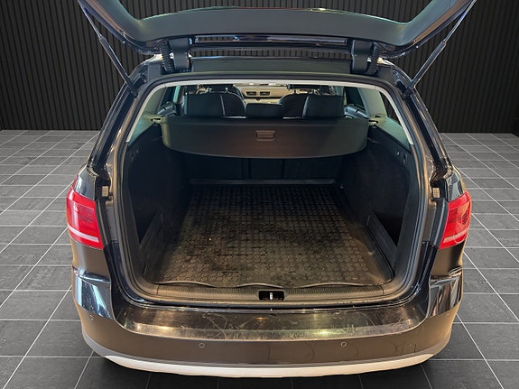 Volkswagen Passat Alltrack 9 of 18
