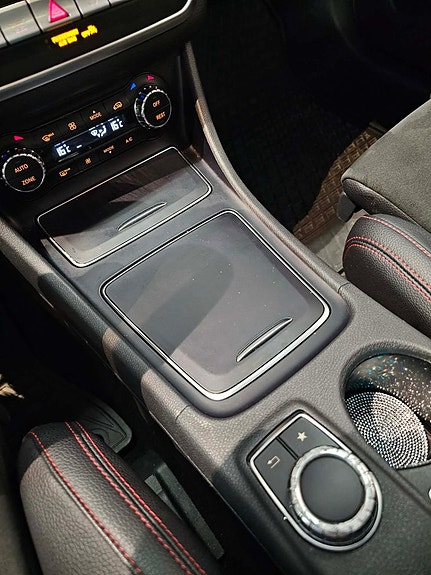 Mercedes-Benz CLA250 13 of 17