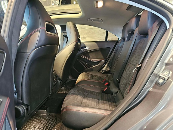Mercedes-Benz CLA250 8 of 17