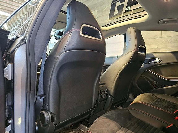 Mercedes-Benz CLA250 7 of 17