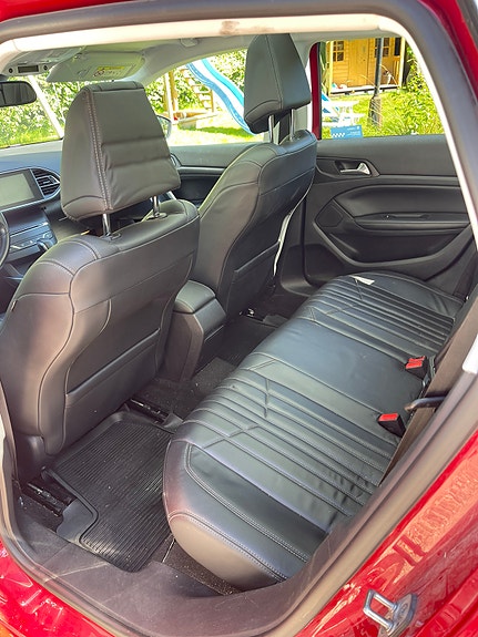 Peugeot 308 SW 6 of 9