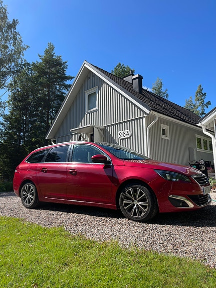 Peugeot 308 SW 3 of 9