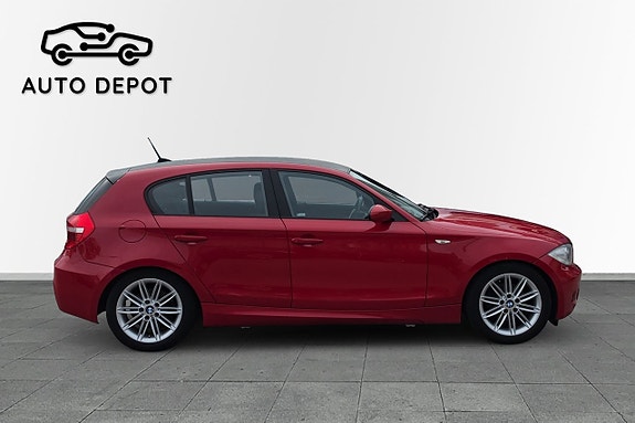 BMW 120i 3 of 5
